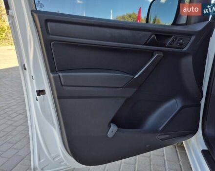 Фольксваген Кадди 2017 в Бердичеве на Automoto.ua Белый Фольксваген Кадди, объемом двигателя 1.4 л и пробегом 195 тыс. км за 12499 $, фото 22 на Automoto.ua