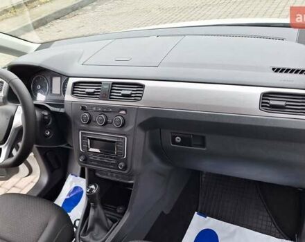 Белый Фольксваген Кадди, объемом двигателя 2 л и пробегом 247 тыс. км за 13900 $, фото 50 на Automoto.ua