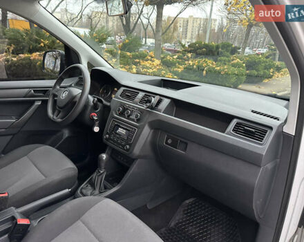 Белый Фольксваген Кадди, объемом двигателя 2 л и пробегом 245 тыс. км за 12800 $, фото 12 на Automoto.ua