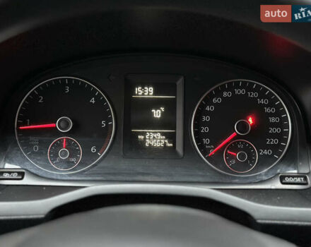 Белый Фольксваген Кадди, объемом двигателя 2 л и пробегом 245 тыс. км за 12800 $, фото 26 на Automoto.ua