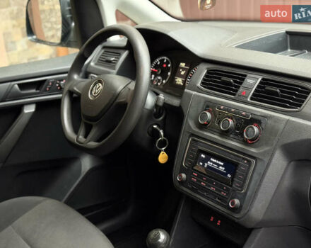 Белый Фольксваген Кадди, объемом двигателя 1.97 л и пробегом 213 тыс. км за 13800 $, фото 26 на Automoto.ua