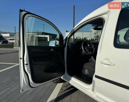 Белый Фольксваген Кадди, объемом двигателя 2 л и пробегом 265 тыс. км за 15800 $, фото 27 на Automoto.ua