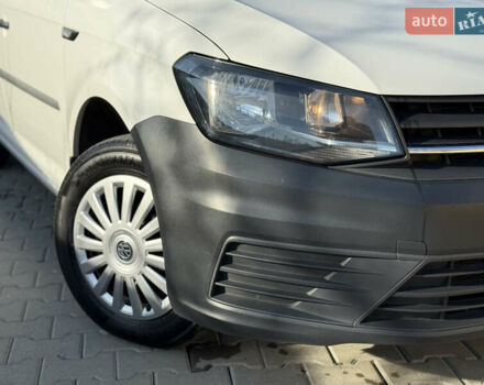 Белый Фольксваген Кадди, объемом двигателя 1.97 л и пробегом 209 тыс. км за 13900 $, фото 2 на Automoto.ua