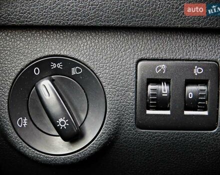 Белый Фольксваген Кадди, объемом двигателя 2 л и пробегом 173 тыс. км за 13500 $, фото 9 на Automoto.ua