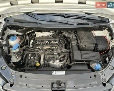 Белый Фольксваген Кадди, объемом двигателя 2 л и пробегом 245 тыс. км за 12800 $, фото 8 на Automoto.ua