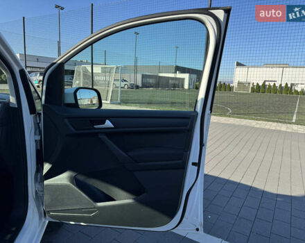 Белый Фольксваген Кадди, объемом двигателя 2 л и пробегом 265 тыс. км за 15800 $, фото 42 на Automoto.ua