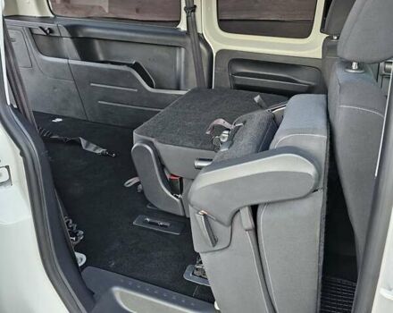 Белый Фольксваген Кадди, объемом двигателя 1.97 л и пробегом 184 тыс. км за 19950 $, фото 49 на Automoto.ua