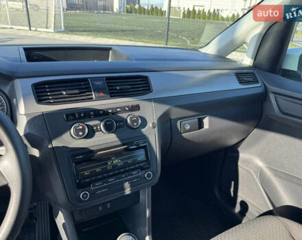 Белый Фольксваген Кадди, объемом двигателя 2 л и пробегом 265 тыс. км за 15800 $, фото 34 на Automoto.ua