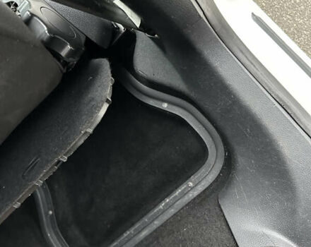 Белый Фольксваген Кадди, объемом двигателя 2 л и пробегом 245 тыс. км за 12800 $, фото 15 на Automoto.ua