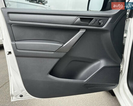 Белый Фольксваген Кадди, объемом двигателя 2 л и пробегом 245 тыс. км за 12800 $, фото 20 на Automoto.ua