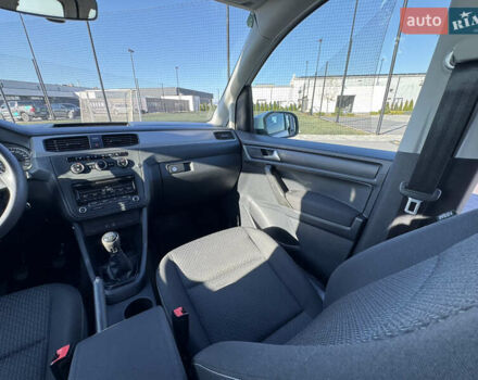 Белый Фольксваген Кадди, объемом двигателя 2 л и пробегом 265 тыс. км за 15800 $, фото 50 на Automoto.ua