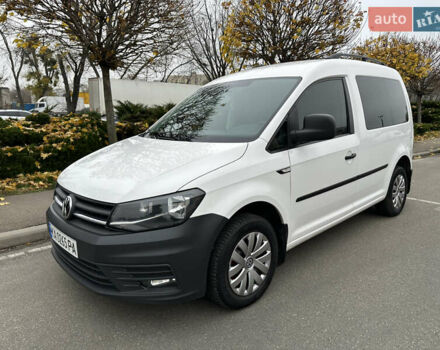 Белый Фольксваген Кадди, объемом двигателя 2 л и пробегом 245 тыс. км за 12800 $, фото 2 на Automoto.ua