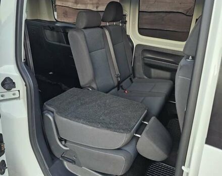 Белый Фольксваген Кадди, объемом двигателя 1.97 л и пробегом 184 тыс. км за 19950 $, фото 47 на Automoto.ua