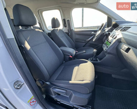 Белый Фольксваген Кадди, объемом двигателя 2 л и пробегом 265 тыс. км за 15800 $, фото 44 на Automoto.ua