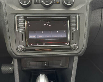 Белый Фольксваген Кадди, объемом двигателя 2 л и пробегом 283 тыс. км за 18999 $, фото 16 на Automoto.ua