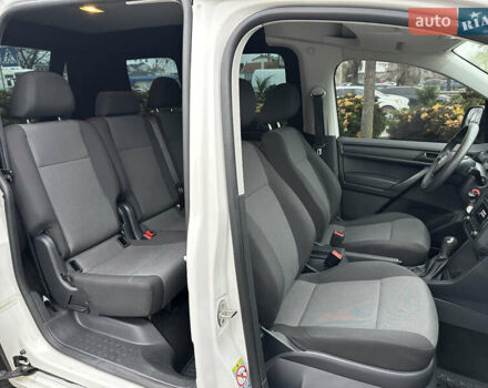 Белый Фольксваген Кадди, объемом двигателя 2 л и пробегом 245 тыс. км за 12800 $, фото 17 на Automoto.ua