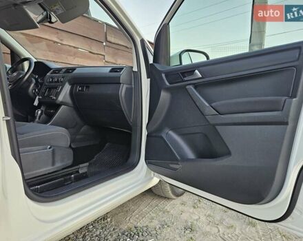 Белый Фольксваген Кадди, объемом двигателя 1.97 л и пробегом 184 тыс. км за 19950 $, фото 40 на Automoto.ua