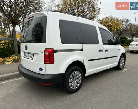 Белый Фольксваген Кадди, объемом двигателя 2 л и пробегом 245 тыс. км за 12800 $, фото 6 на Automoto.ua