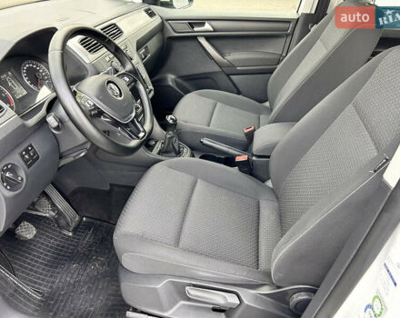 Белый Фольксваген Кадди, объемом двигателя 2 л и пробегом 167 тыс. км за 17500 $, фото 14 на Automoto.ua