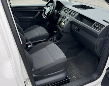 Белый Фольксваген Кадди, объемом двигателя 1.97 л и пробегом 211 тыс. км за 13299 $, фото 4 на Automoto.ua