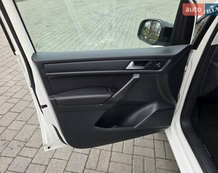 Белый Фольксваген Кадди, объемом двигателя 1.97 л и пробегом 263 тыс. км за 18700 $, фото 11 на Automoto.ua