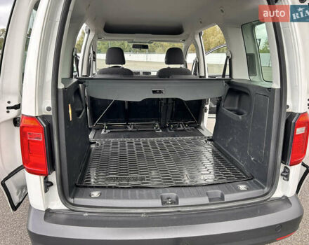 Белый Фольксваген Кадди, объемом двигателя 2 л и пробегом 167 тыс. км за 17500 $, фото 24 на Automoto.ua