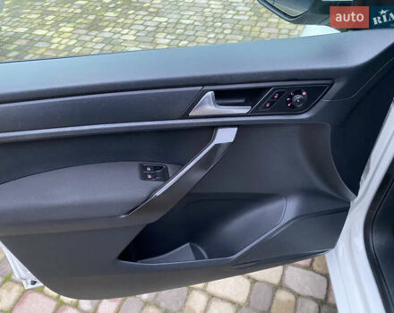 Белый Фольксваген Кадди, объемом двигателя 2 л и пробегом 260 тыс. км за 13900 $, фото 19 на Automoto.ua