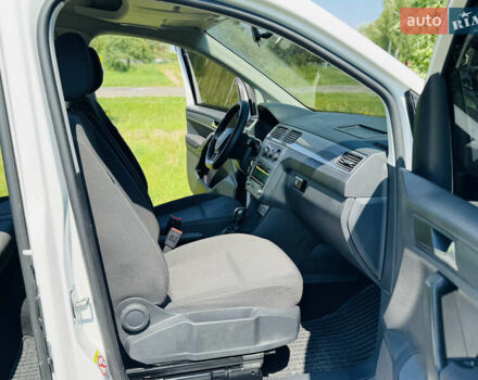 Белый Фольксваген Кадди, объемом двигателя 2 л и пробегом 47 тыс. км за 17500 $, фото 9 на Automoto.ua