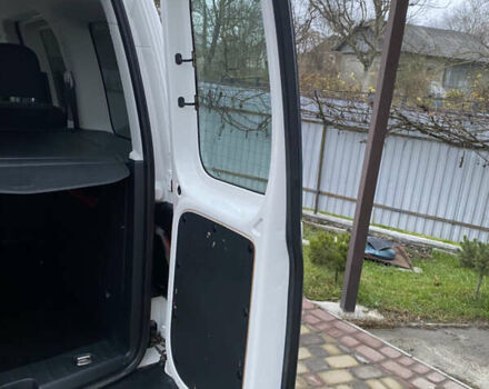 Белый Фольксваген Кадди, объемом двигателя 2 л и пробегом 260 тыс. км за 13900 $, фото 32 на Automoto.ua