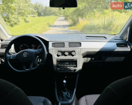 Белый Фольксваген Кадди, объемом двигателя 2 л и пробегом 47 тыс. км за 17500 $, фото 7 на Automoto.ua