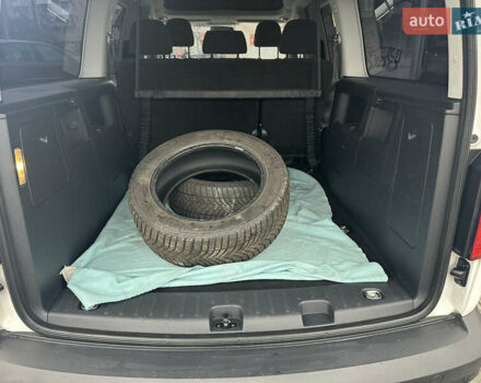 Белый Фольксваген Кадди, объемом двигателя 2 л и пробегом 189 тыс. км за 17200 $, фото 13 на Automoto.ua