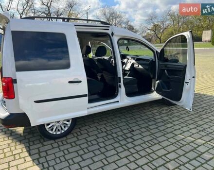 Белый Фольксваген Кадди, объемом двигателя 1.6 л и пробегом 180 тыс. км за 13000 $, фото 27 на Automoto.ua