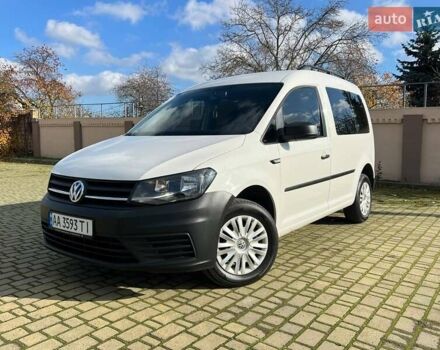 Белый Фольксваген Кадди, объемом двигателя 1.6 л и пробегом 180 тыс. км за 13000 $, фото 5 на Automoto.ua