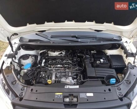 Белый Фольксваген Кадди, объемом двигателя 1.97 л и пробегом 196 тыс. км за 14550 $, фото 19 на Automoto.ua