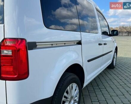 Белый Фольксваген Кадди, объемом двигателя 1.6 л и пробегом 180 тыс. км за 13000 $, фото 25 на Automoto.ua