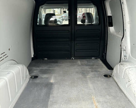 Белый Фольксваген Кадди, объемом двигателя 1.97 л и пробегом 211 тыс. км за 13299 $, фото 11 на Automoto.ua