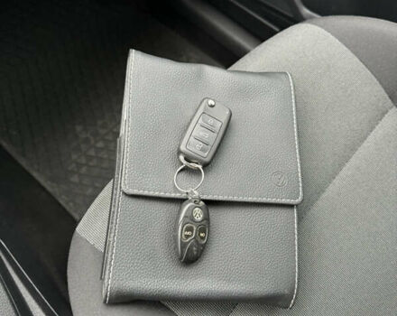 Белый Фольксваген Кадди, объемом двигателя 1.97 л и пробегом 211 тыс. км за 13299 $, фото 2 на Automoto.ua