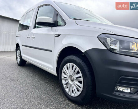 Белый Фольксваген Кадди, объемом двигателя 2 л и пробегом 167 тыс. км за 17500 $, фото 3 на Automoto.ua
