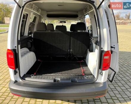 Белый Фольксваген Кадди, объемом двигателя 1.6 л и пробегом 180 тыс. км за 13000 $, фото 28 на Automoto.ua