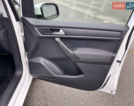 Белый Фольксваген Кадди, объемом двигателя 2 л и пробегом 167 тыс. км за 17500 $, фото 21 на Automoto.ua