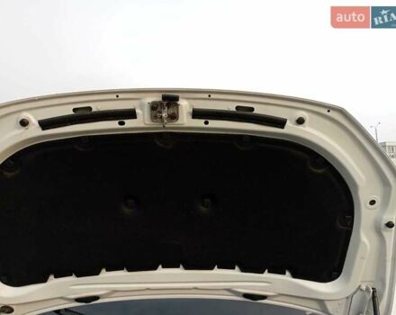 Белый Фольксваген Кадди, объемом двигателя 2 л и пробегом 140 тыс. км за 17900 $, фото 8 на Automoto.ua