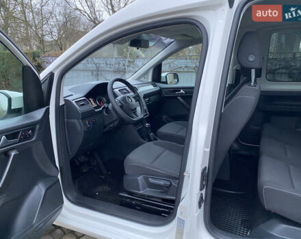 Белый Фольксваген Кадди, объемом двигателя 2 л и пробегом 260 тыс. км за 13900 $, фото 18 на Automoto.ua