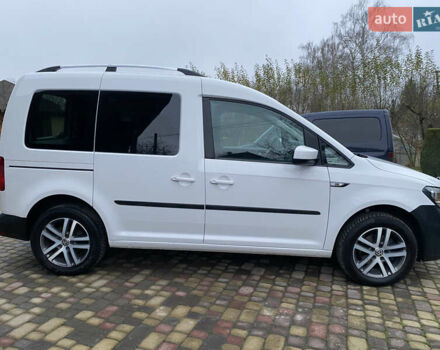 Белый Фольксваген Кадди, объемом двигателя 2 л и пробегом 260 тыс. км за 13900 $, фото 3 на Automoto.ua