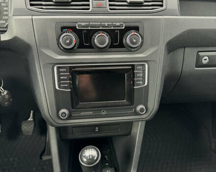 Белый Фольксваген Кадди, объемом двигателя 1.97 л и пробегом 211 тыс. км за 13299 $, фото 26 на Automoto.ua