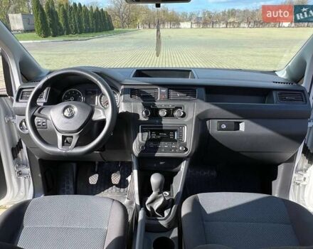 Белый Фольксваген Кадди, объемом двигателя 1.6 л и пробегом 180 тыс. км за 13000 $, фото 32 на Automoto.ua