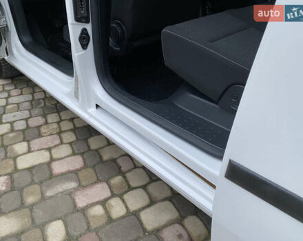 Белый Фольксваген Кадди, объемом двигателя 2 л и пробегом 260 тыс. км за 13900 $, фото 30 на Automoto.ua