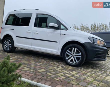 Белый Фольксваген Кадди, объемом двигателя 2 л и пробегом 260 тыс. км за 13900 $, фото 2 на Automoto.ua