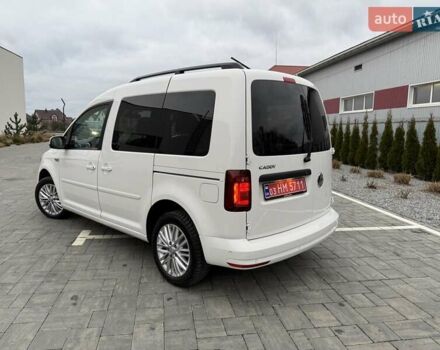 Белый Фольксваген Кадди, объемом двигателя 2 л и пробегом 150 тыс. км за 21600 $, фото 1 на Automoto.ua