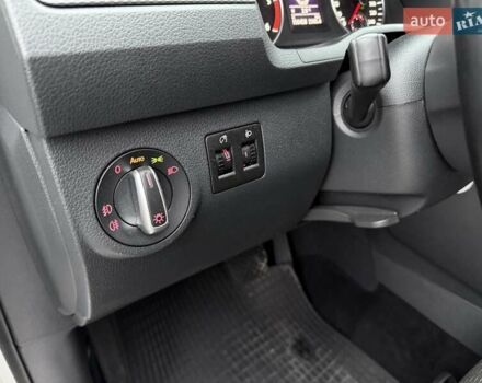 Белый Фольксваген Кадди, объемом двигателя 2 л и пробегом 150 тыс. км за 21600 $, фото 34 на Automoto.ua