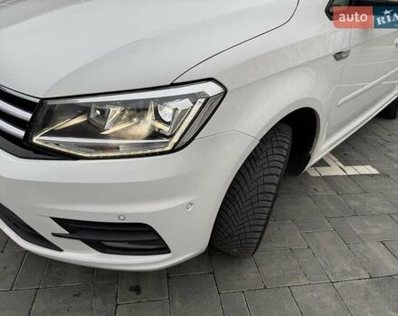 Белый Фольксваген Кадди, объемом двигателя 2 л и пробегом 150 тыс. км за 21600 $, фото 4 на Automoto.ua